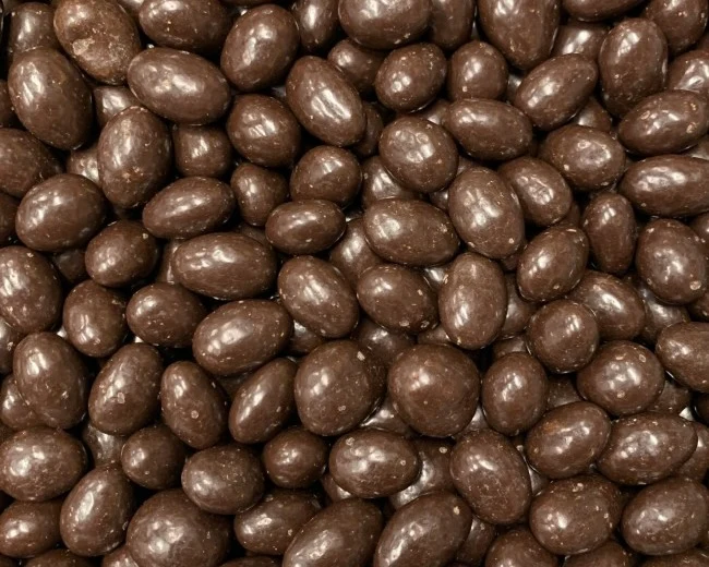 Amandes au chocolat noir